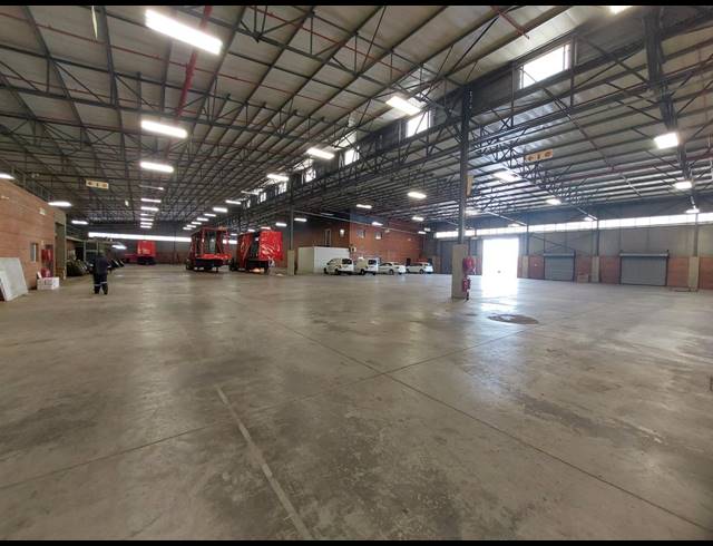 5,021M² WAREHOUSE TO LET IN RANDJESPARK